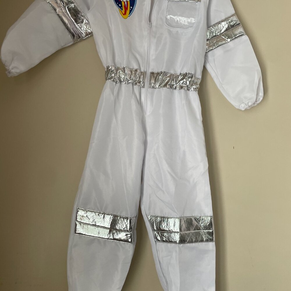 Astronaut Costume - Picture 10 of 14